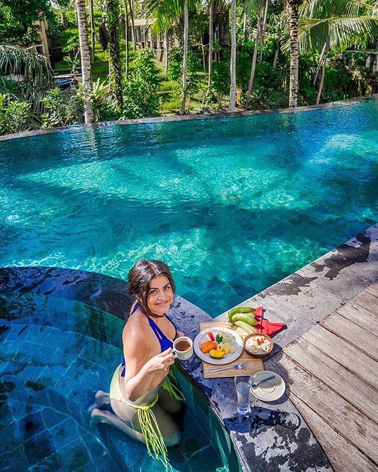 Bali swimming pool at wapa di ume Coutessy IG @shenaztreasury