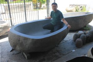 bali-indonesia-river-stone-bathtubs-s